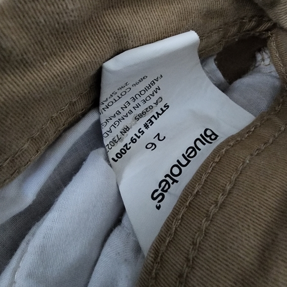 Shorts - Picture 8 of 12